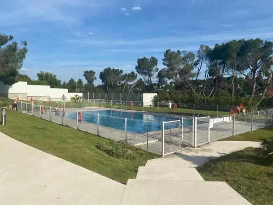 Bajo con jardín en Pozuelo — imagen 9
