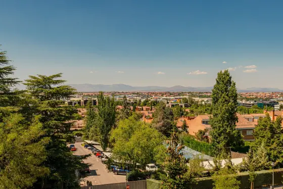 Dúplex ático en La Moraleja con gran terraza — imagen 36